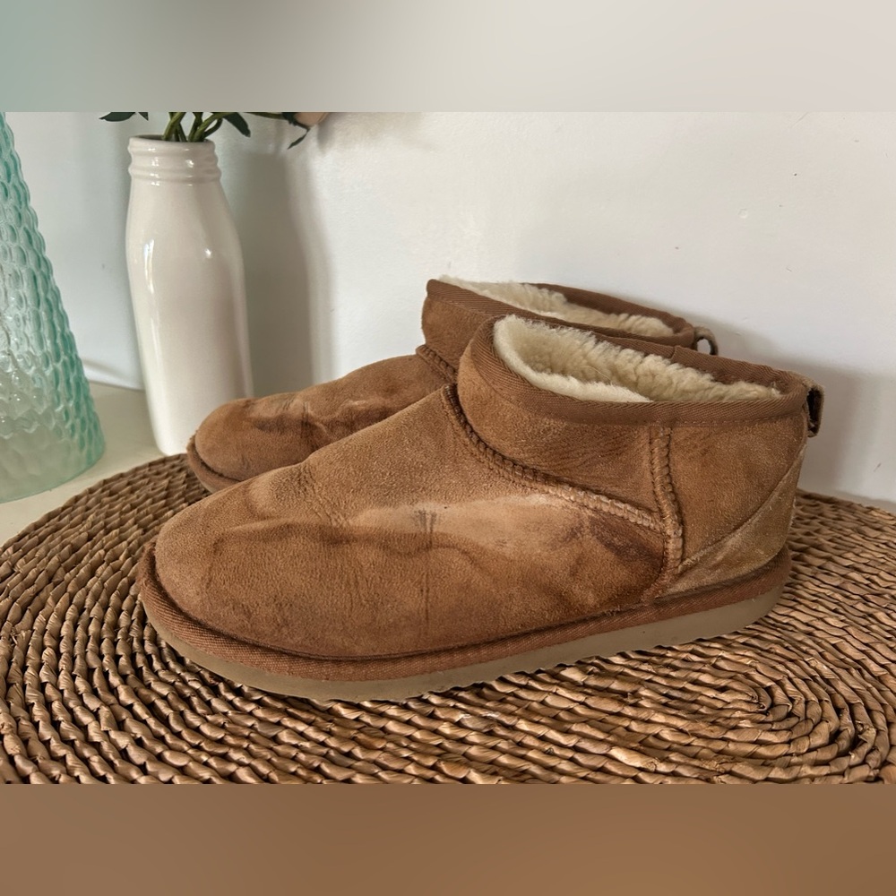 UGG Ultra Mini Classic Boot Chestnut Size 7